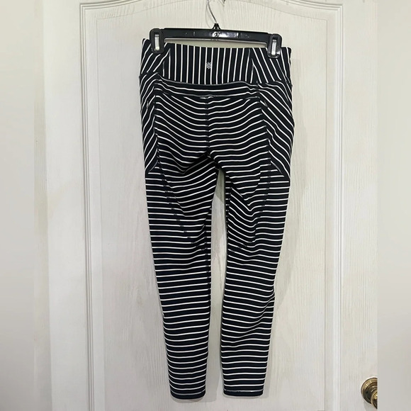 FINAL PRICE Athleta Comtender 7/8 Tight in Powerlift - Picture 8 of 9